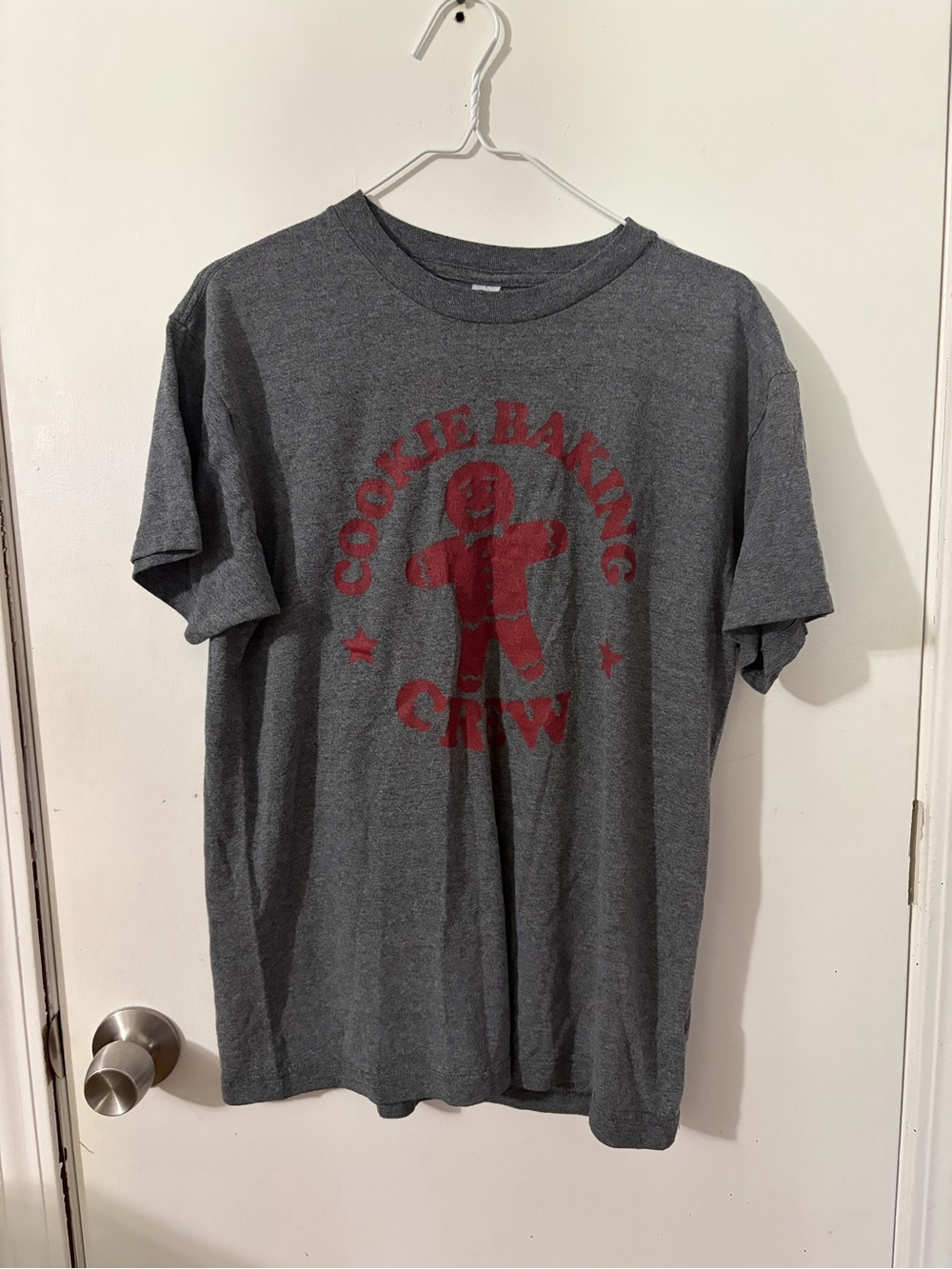 Men’s Optima Medium Cookie Baking Crew Graphic Tee - Gray with Red Print Tote15